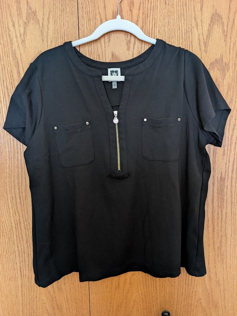 Anne Klein Black V-Neck Short Sleeve Top